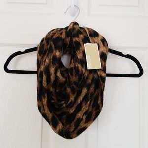NWT! Leopard Michael Kors infinity winter scarf